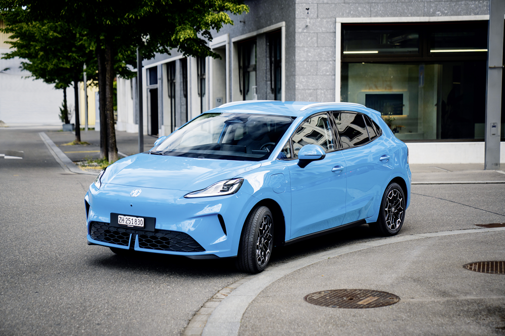 Der MG4 EV Urban bietet trotz kompakter Abmessung viel Platz für Passagiere und Gepäck.
