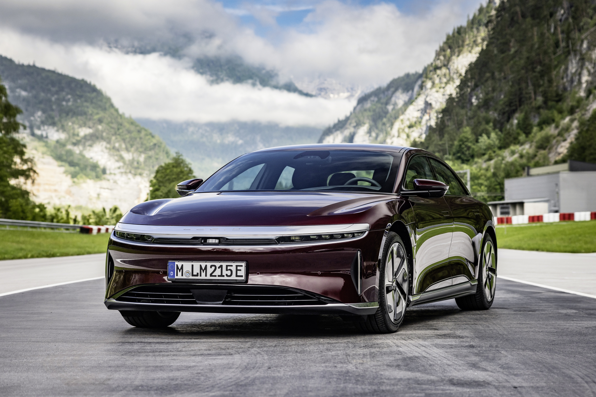 Der US-Hersteller Lucid hat bereits eine Plattform mit 925 Volt im Einsatz.