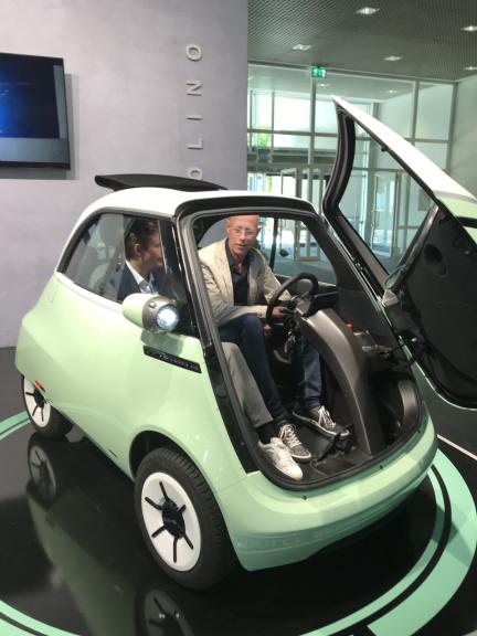 La Microlino, una delle star dell’IAA. Il nano elettrico svizzero in stile Isetta dovrebbe essere lanciato sul mercato quest’anno