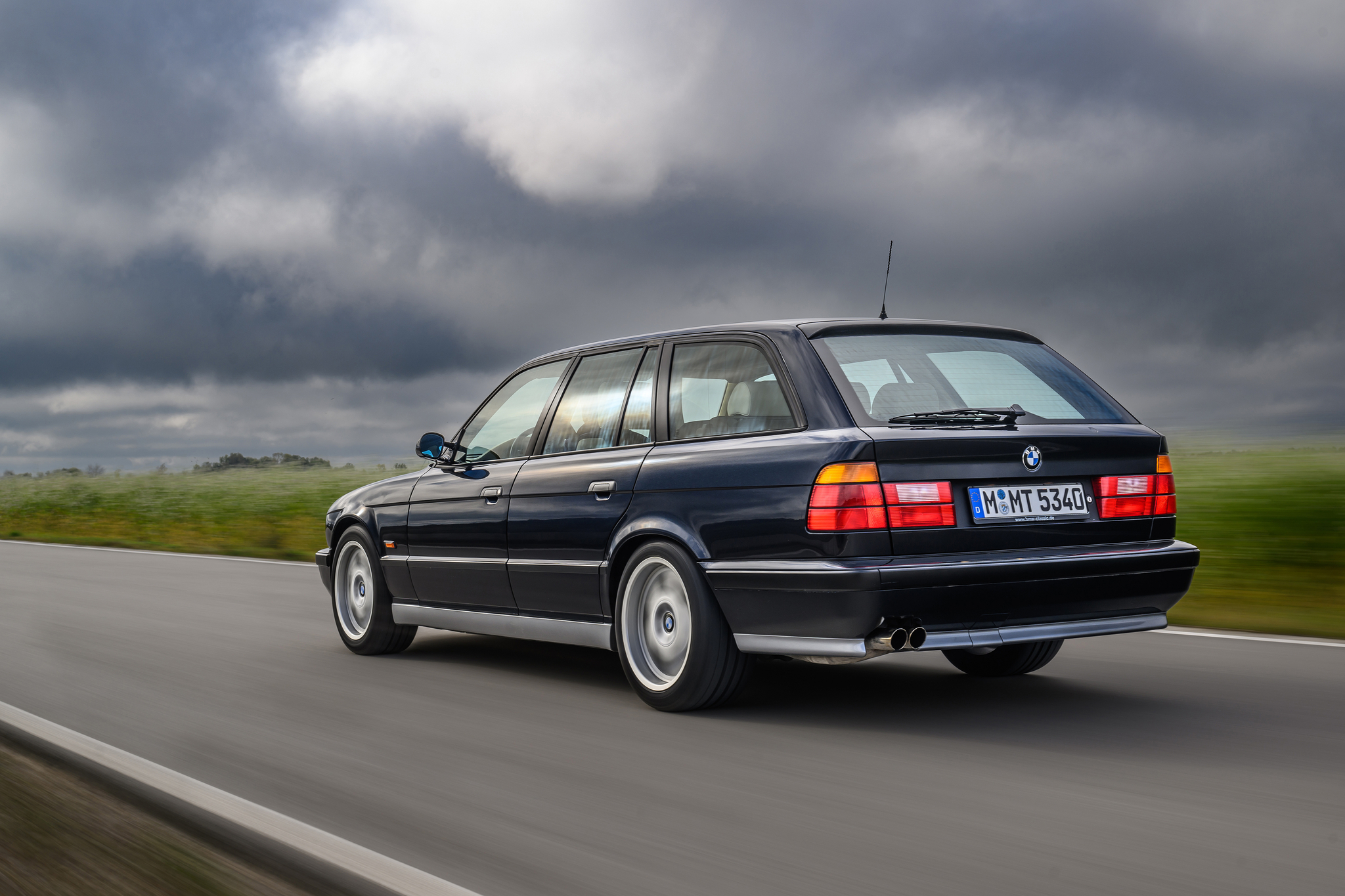 BMW M5 E34