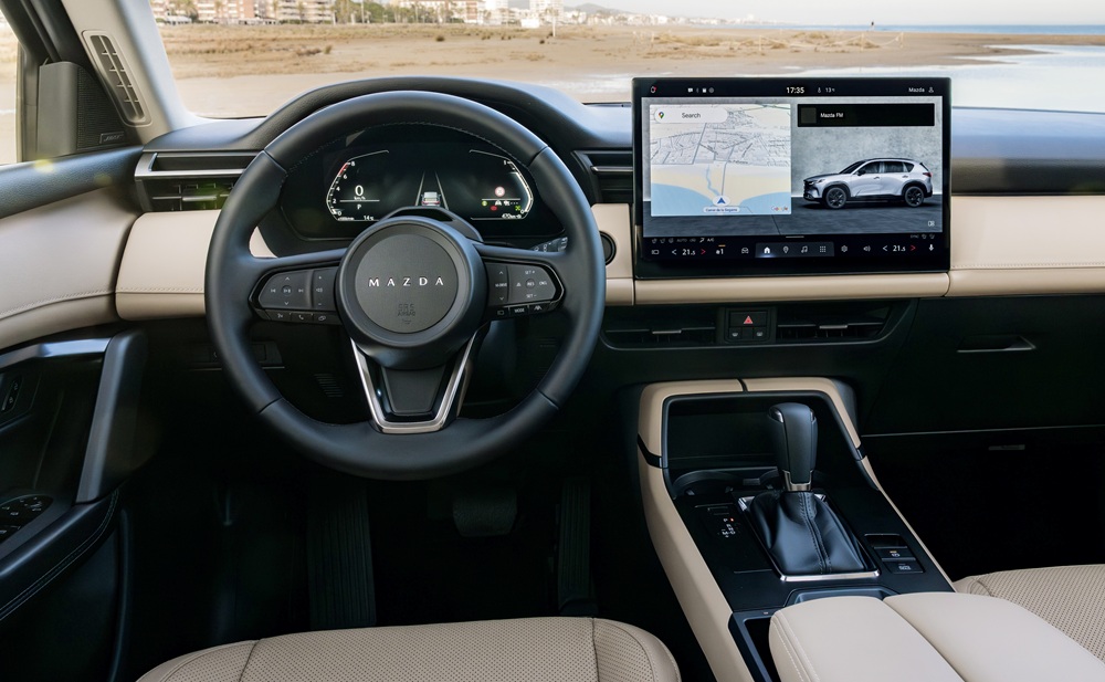 Das digitale Kombiinstrument mit 10,25 Zoll und das in der Topversion 15,6 Zoll grosse Zentraldisplay bieten eine gut ablesbare Informationsdarstellung.