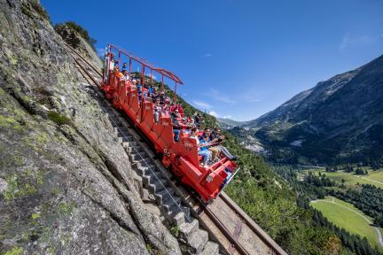 La Gelmerbahn, la funicolare aperta più ripida d’Europa. Brividi garantiti