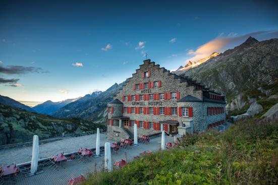 Hotel Grimsel Hospiz. Nel 1142, si trovava qui il primo ostello della Svizzera, citato nei documenti ufficiali