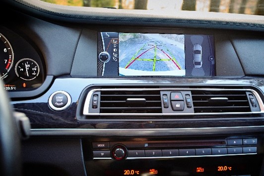 Rückfahrkamera_shutterstock_1433012879