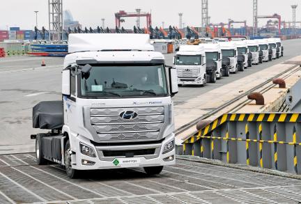 D’ici 2025, Hyundai prévoit de commercialiser 1‘600 camions équipés de pile à combustible. Avant la fin de l’année en cours, 50 XCient devront être mis en circulation en Suisse