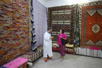 Besuch bei einem Teppichhändler