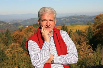 Da oltre 50 anni, il Professor Dott. Friedrich Indra si occupa dello sviluppo dei motori.