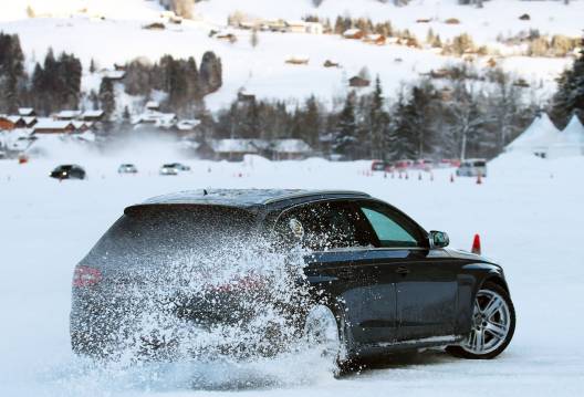 Fahrtraining Eis &amp; Schnee in Saanen