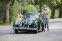 Markus Andres aus Affoltern am Albis mit seinem Mercedes Benz 290 Cabriolet