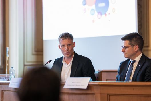 La Sezione Ticino dell’Automobile Club Svizzero (ACS) ha celebrato il proprio centenario a Bellinzona, laddove è nata.