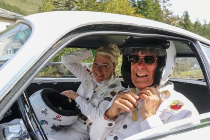 La joie règne au départ : Aenny et Alexander Vonow.