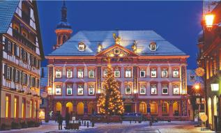 In Gengenbach (D) wird das Rathaus zum grössten Adventskalender der Welt /shutterstock