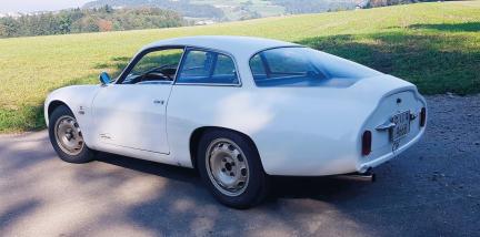 Plus rapide et plus exclusive : la version "Coda Tronca" avec un arrière long et un coffre plus grand.