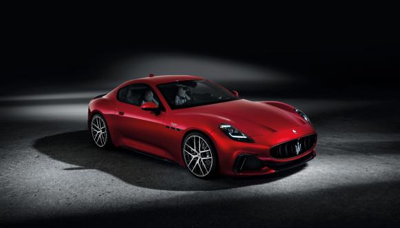 Als erster E-­Maserati rollt der GranTurismo (hier der optisch fast gleiche Verbrenner) auf die Strasse.